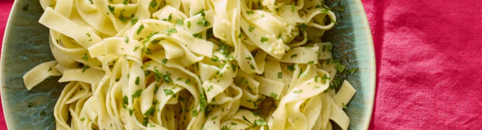 Tagliatelle aglio, olio e prezzemolo