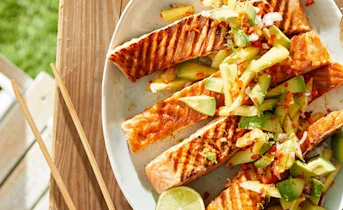 Zalm met ananasavocadosalsa