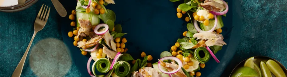 Gerookte makreel met kikkererwten salade