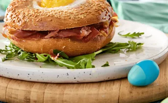 Sesambagels met serranoham