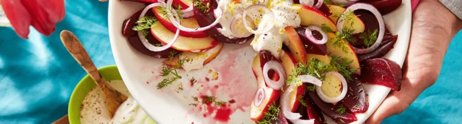 Salade van biet, appel en tahin