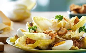 Caesarsalade met witlof