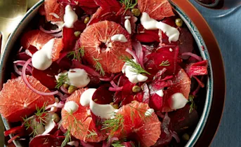 Salade van rode biet, grapefruit en dille