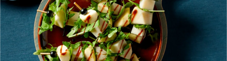 Prikkers met peer, kaas en rucola