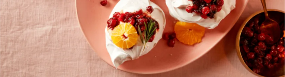 Kleine pavlova’s met cranberrycompote en sinaasappel