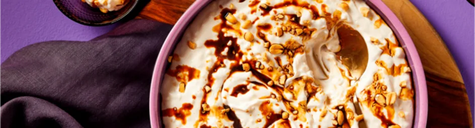 Romig rijsttoetje met koffiesiroop