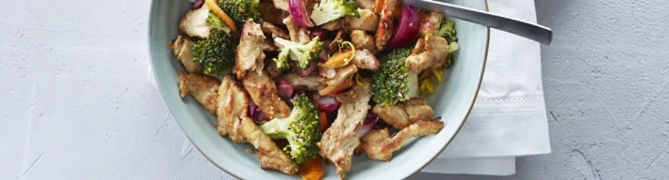 Gewokte vegan kipstukjes met broccoli en rijst