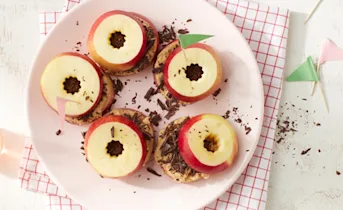 Appelsandwiches met amandelpasta en chocola