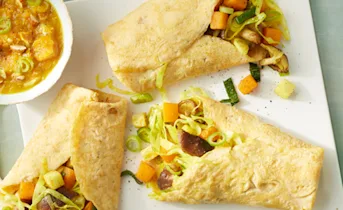 Omelet-wraps met shiitake en amandelsalsa