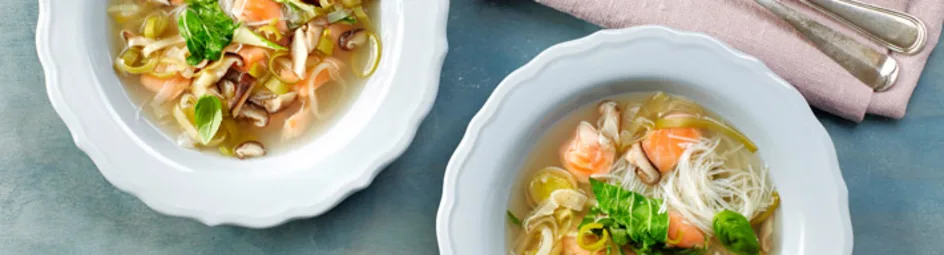 Vietnamese soep met zalm
