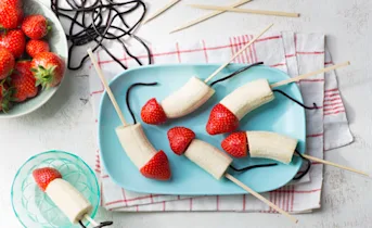 Vuurpijlen van banaan en aardbei