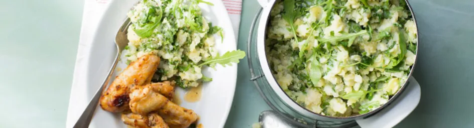 Rucolastamppot met gebraden kippenvleugels