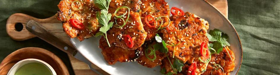 Oosterse zalmkoekjes met wasabimayonaise