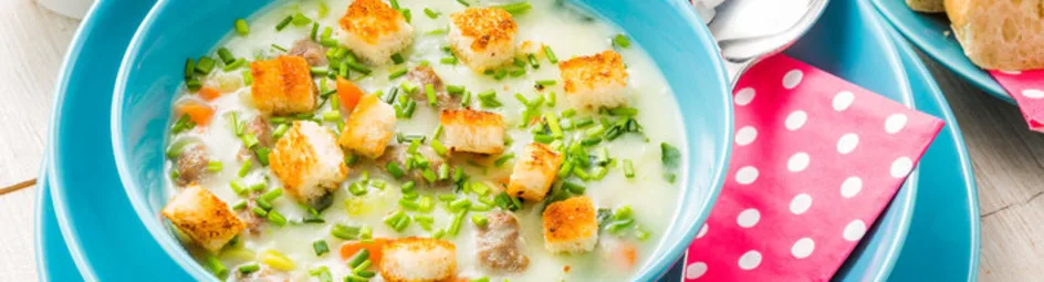 Asperge-Cremesoep met verse rundersoepballetjes en groenten