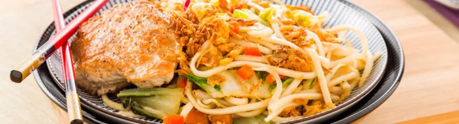 Varkensoester met Lemongrass saus en gewokte mie met groenten