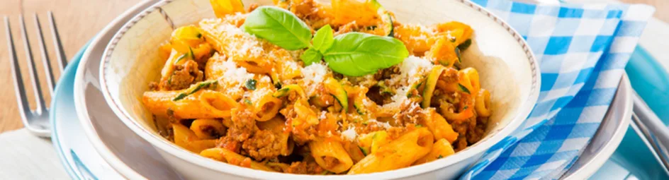 Penne met gehakt en basilico saus