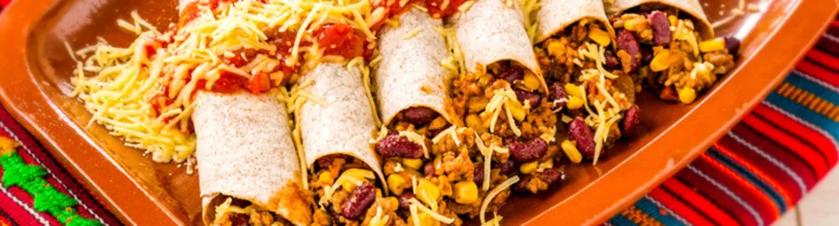 Tortilla met gehakt bonen en maïs