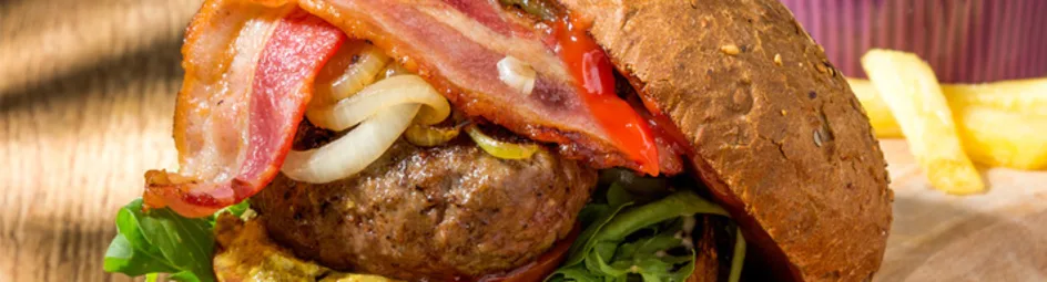 Krokante angusburger met frites