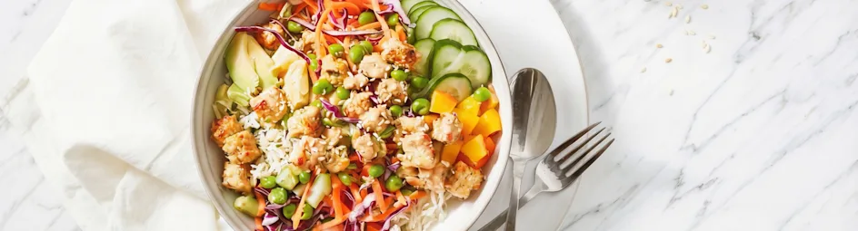 Groene pandan power bowl met krokante tofu