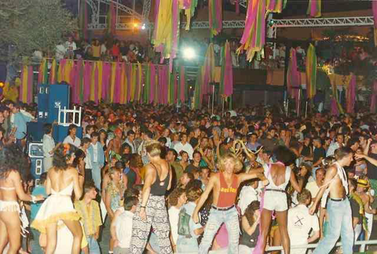 The Event Scene in a Digital Age: From Feeling to Framing