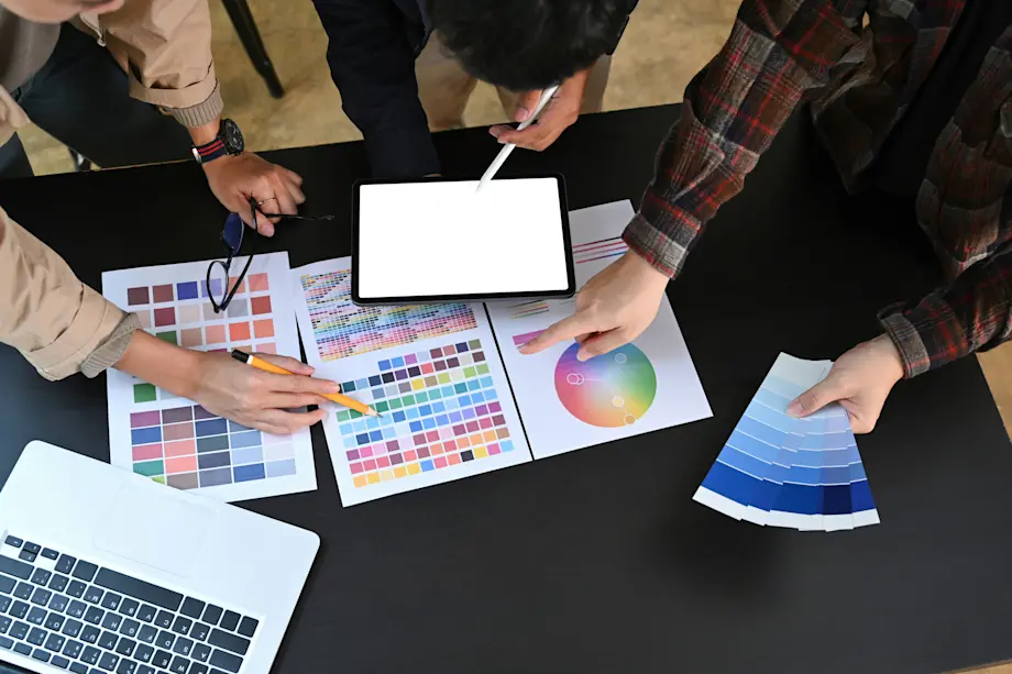 KI Social Media für Standort-Marketing: Lokal relevant, skalierbar produziert