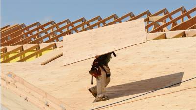 Exploring the Benefits of Roof Sheathing