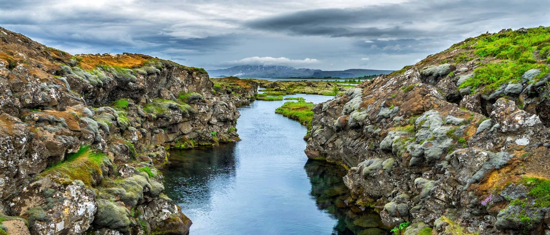 Silfra fissure, Thingvellir National Park, iiottoey, Iceland