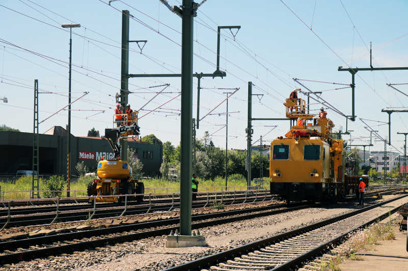 Neue Oberleitung auf der Südbahn in Aulendorf