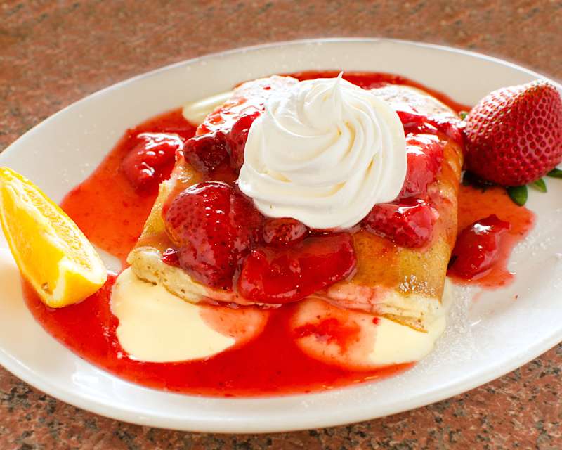 Strawberry breakfast cannoli