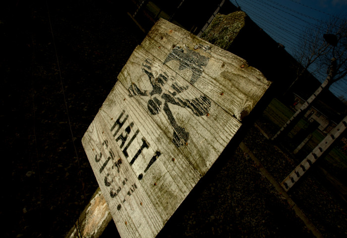 Halt - Auschwitz