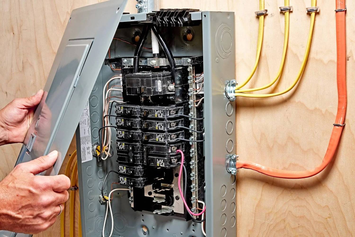 Circuit Breaker Replacement: A Step-by-Step Guide