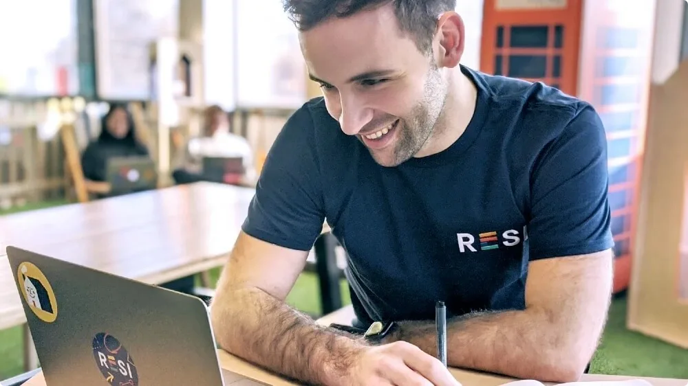 A Resi Finance remortgage advisor