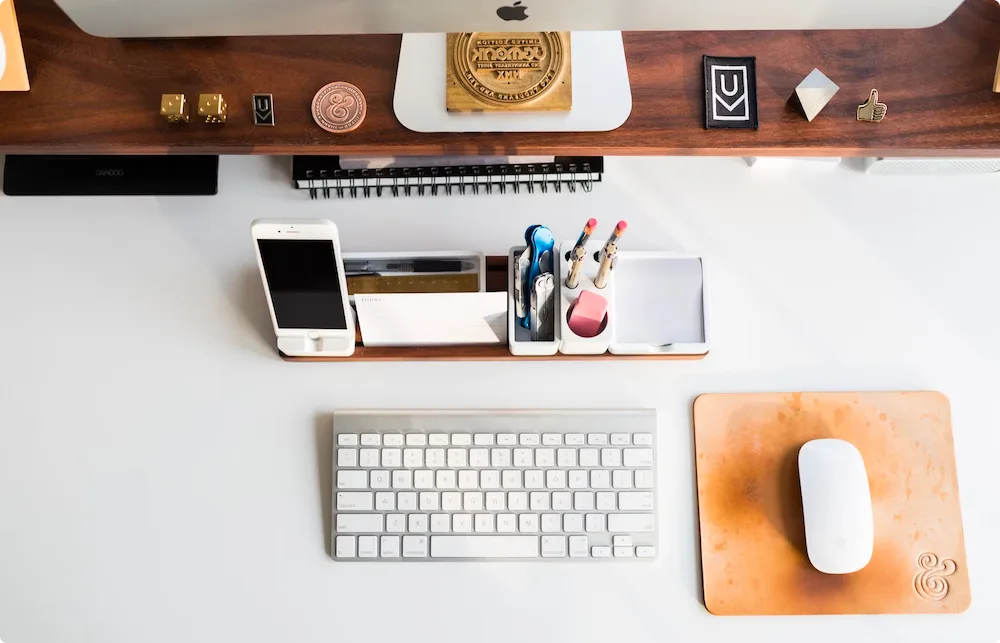 Tidy desk, tidy mind