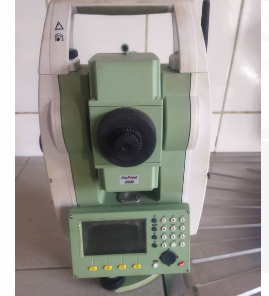 LEICA TS06