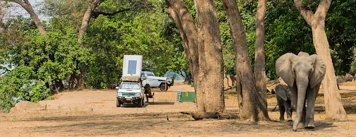 Camping in Simbabwe: Rundreise zwischen Wasserfällen, Wildnis & Weltkulturerbe