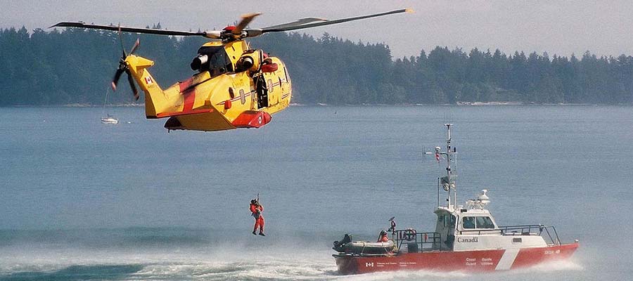 canada search and rescue helicopter boat