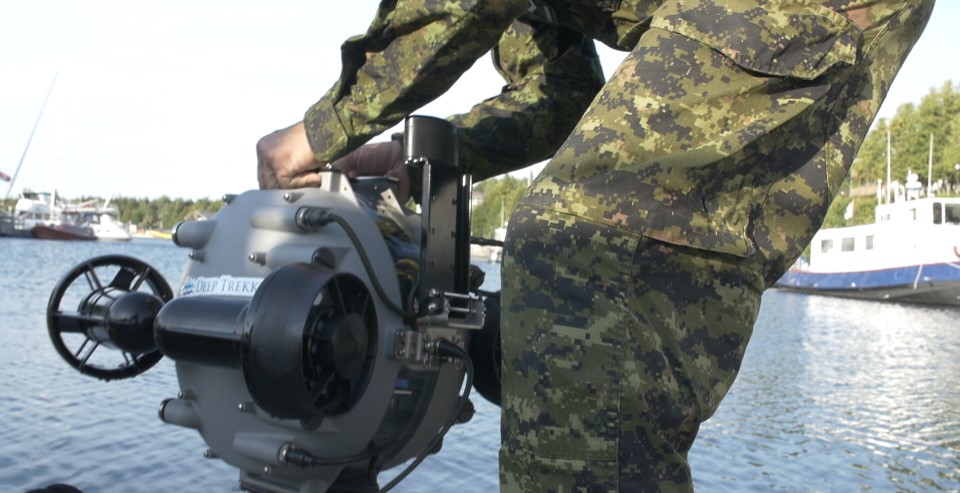 deep trekker and military underwater ROVs