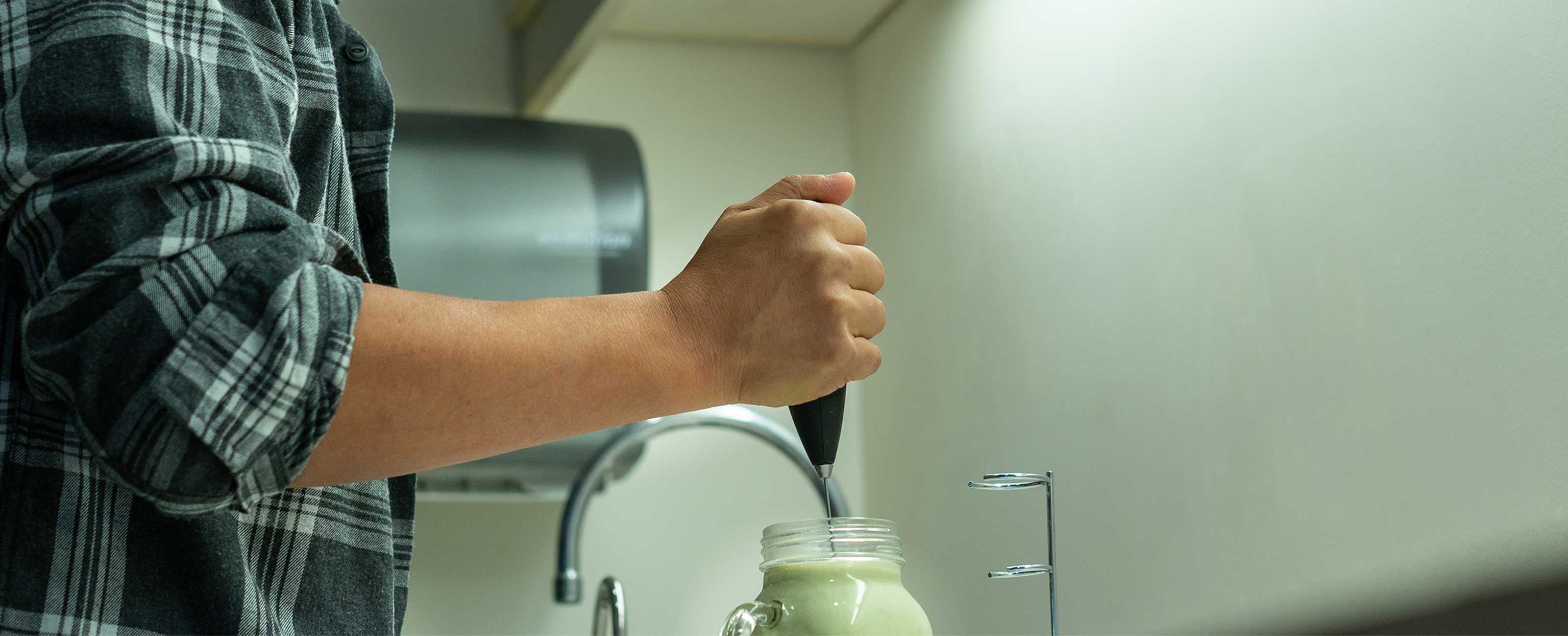 2x-embed-story-yuan-shi-making-matcha-latte-Photo-4