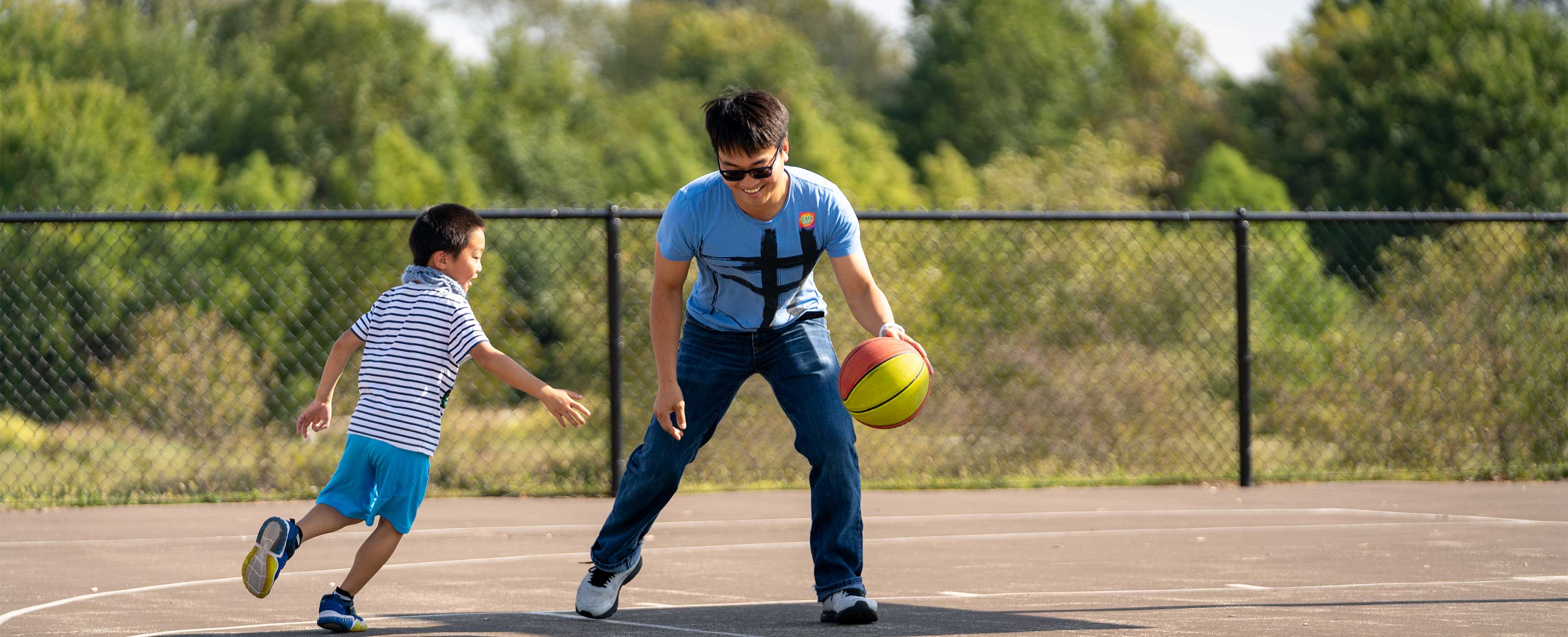 2x-embed-story-yuan-shi-playing-basketball-with-son-Photo-9