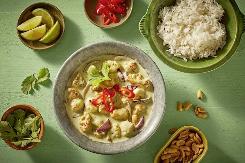 Thaise Groene Curry met bloemkool en rode ui