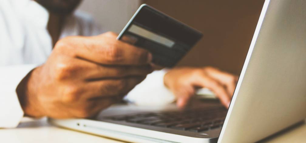 When is the best time to use a virtual payment card?