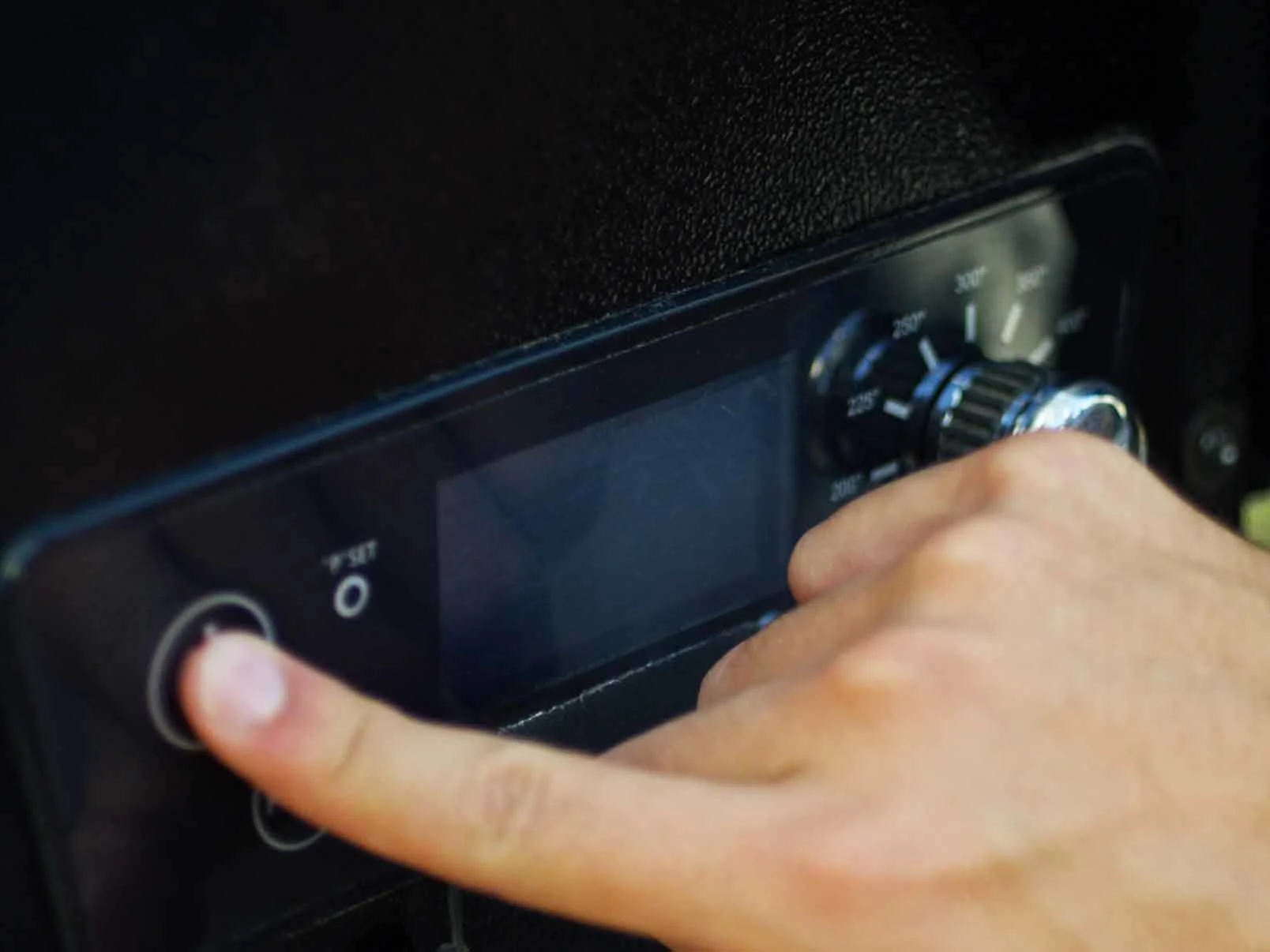 Light the Grill - textblock image 0 for how-use-pellet-grill