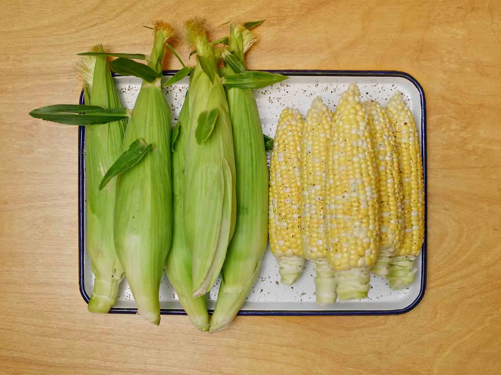 Corn on the Cob Without the Husk - textblock image 0 for how-to-grilled-vegetables