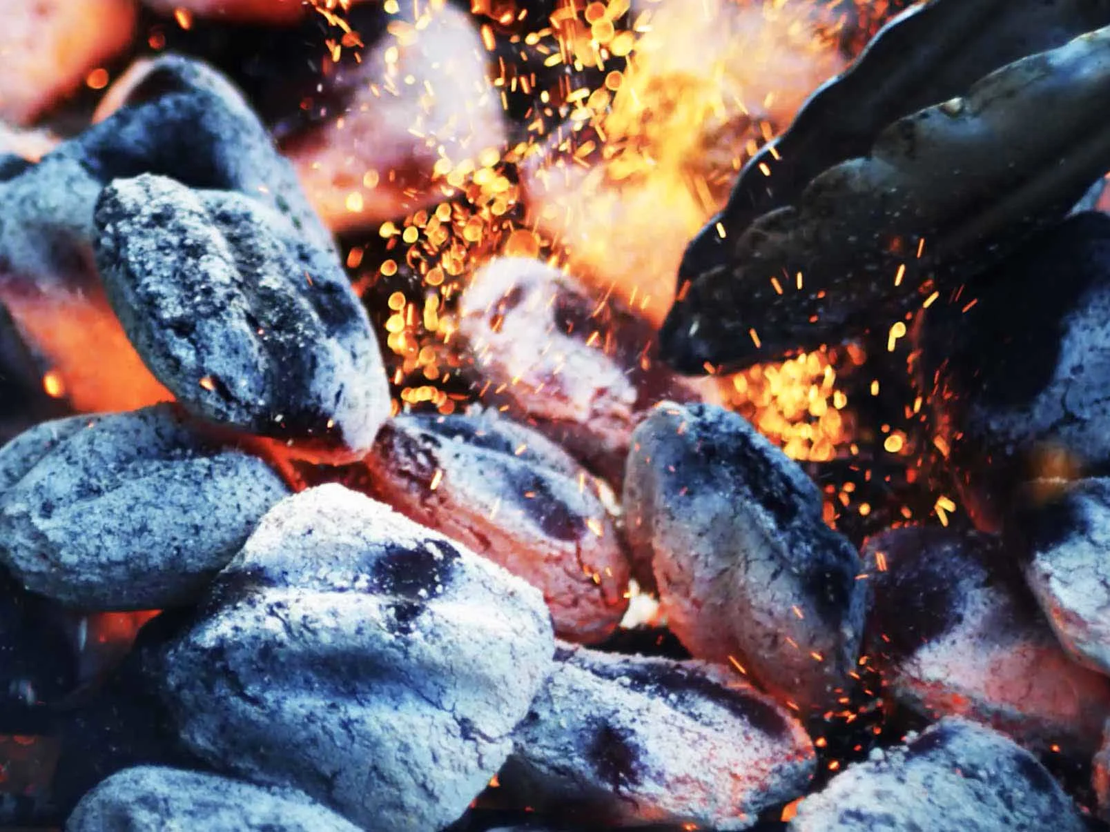 What Is the Best Way to Arrange the Coals for Cooking? - textblock image 0 for how-to-arrange-charcoal-in-grill