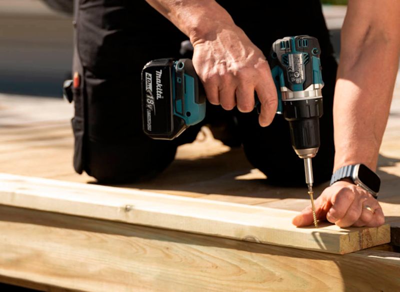 Bygg din altan, steg för steg
Och så kom stunden då du började fundera på om du inte skulle bygga dig en altan. Se hur snickaren Oskar Boström, känd som @oskarsnickrar på Instagram, bygger sin altan.