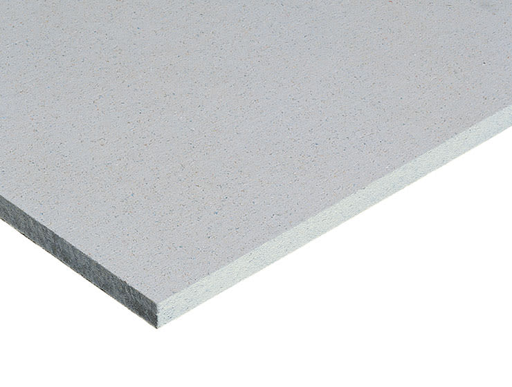 Snedskuren ljusgrå byggskiva med synlig vit kant mot vit bakgrund.