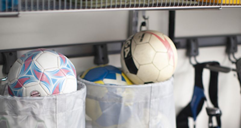 Smart förvaring av fotbollar.