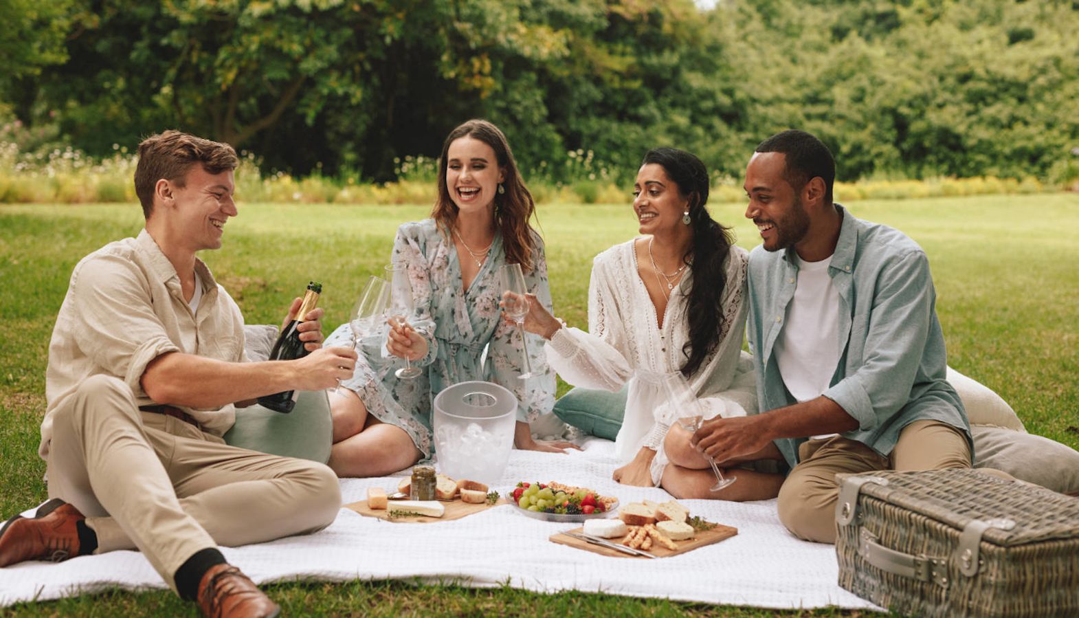 what is cava - cava wine picnic - image