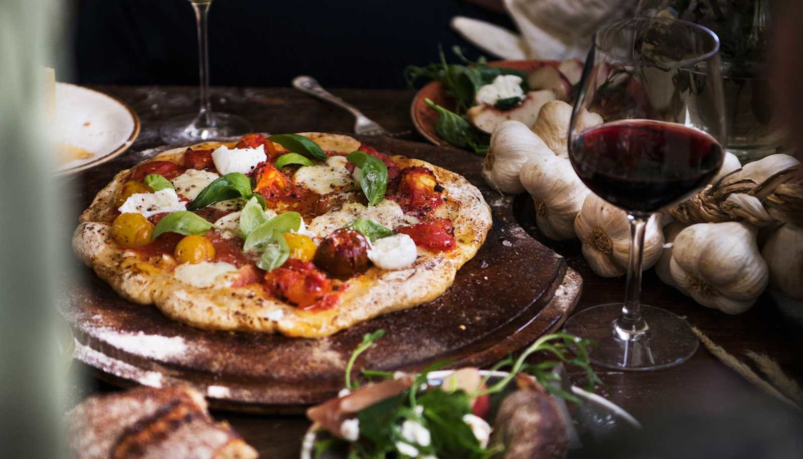 Food and wine pairing - pizza and Sangiovese