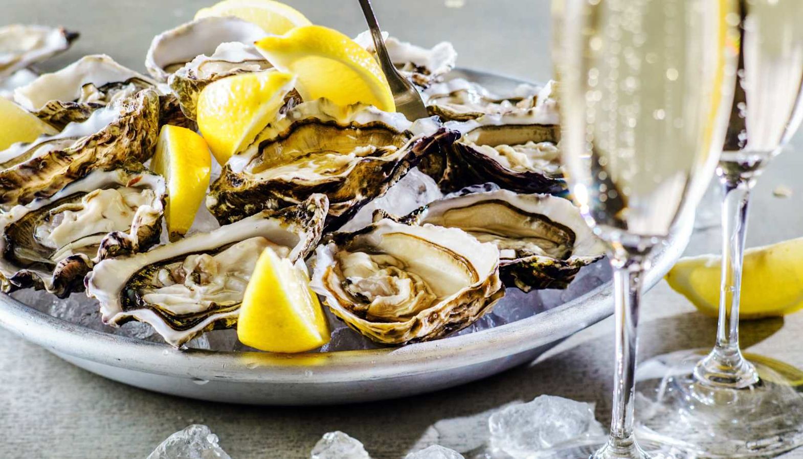 Wine and food pairings - oysters and Champagne
